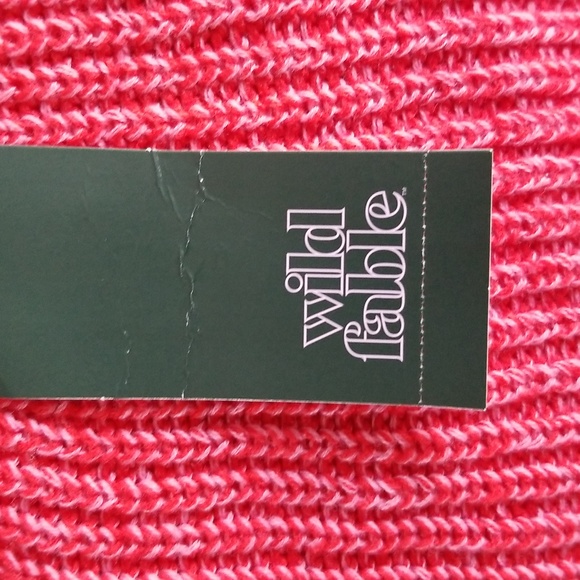 Red sweater - Picture 2 of 3